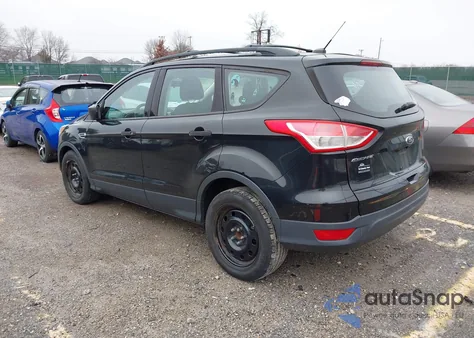 2015 Ford Escape S z USA, uszkodzony, nr VIN 1FMCU0F72FUA06935
